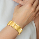 Hammered Cuff Bracelet 19mm in 18K Yellow Gold from Italy